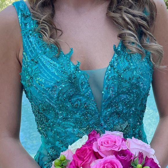 Portia and Scarlett prom dress - Picture 4 of 6